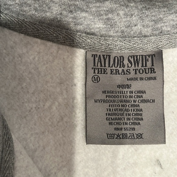 Brand New Eras Tour Quarter zip - Picture 4 of 4